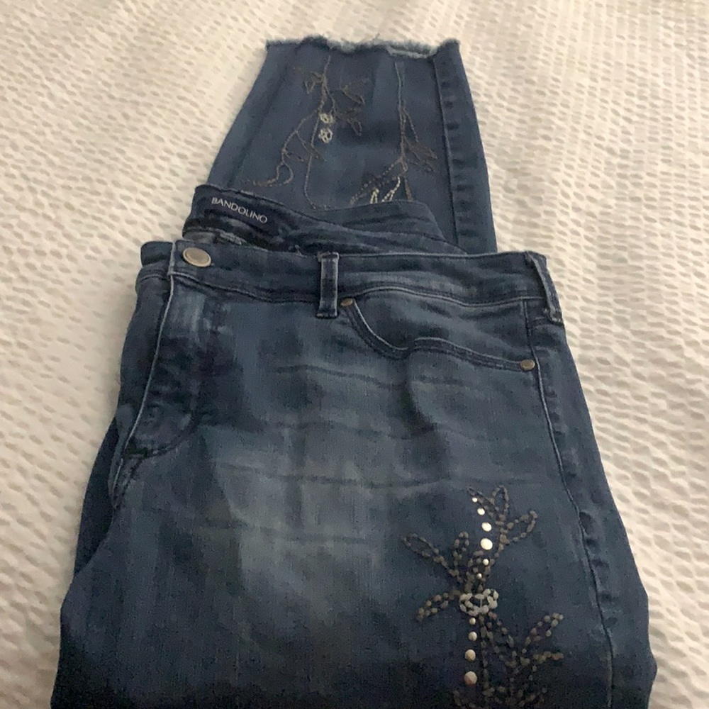 Flower embroidered jeans